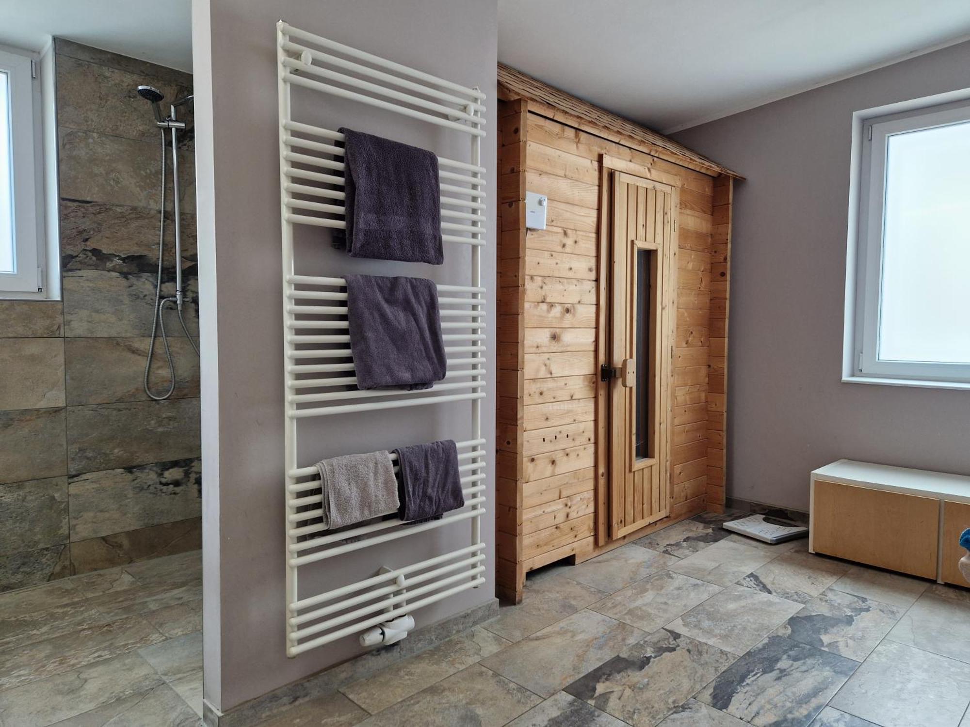 Wohnung Mit Sauna, Garten & Schwimmteich ビーティッヒハイム・ビッシンゲン エクステリア 写真